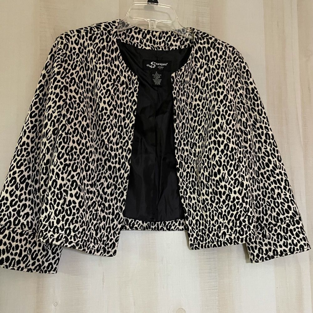 ‎Sharagano animal print cropped jacket, size large